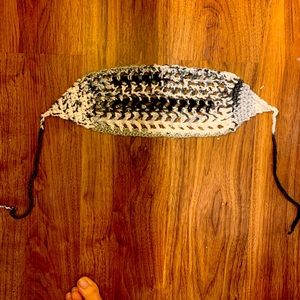 Crochet black and white headband